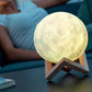 LÁMPARA LED 3D EN FORMA DE LUNA 🌕 | INALÁMBRICA Y MULTICOLOR